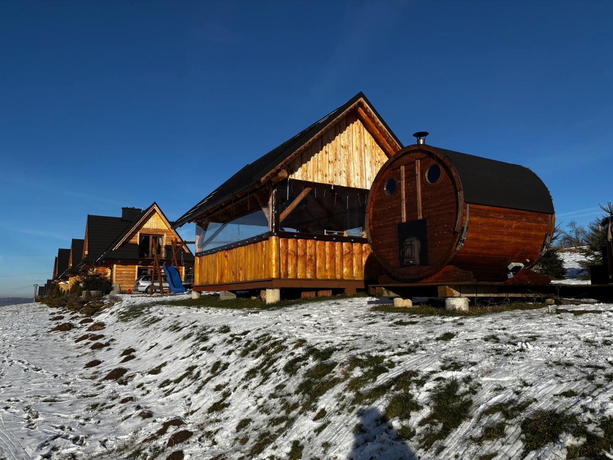 Witowianskie Domki Z Kominkiem, Jacuzzi I Sauna Dzianisz Luaran gambar