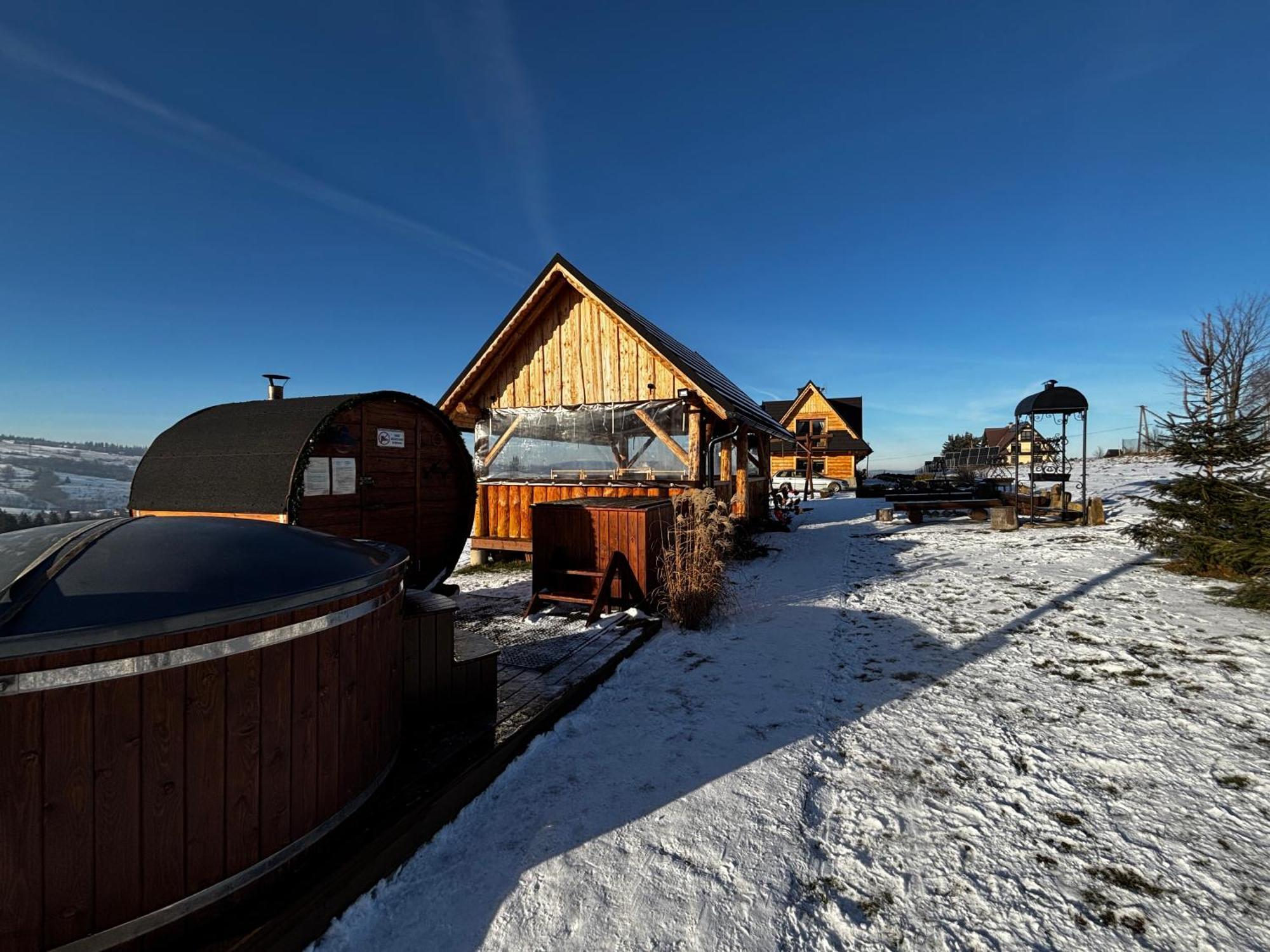 Witowianskie Domki Z Kominkiem, Jacuzzi I Sauna Dzianisz Luaran gambar