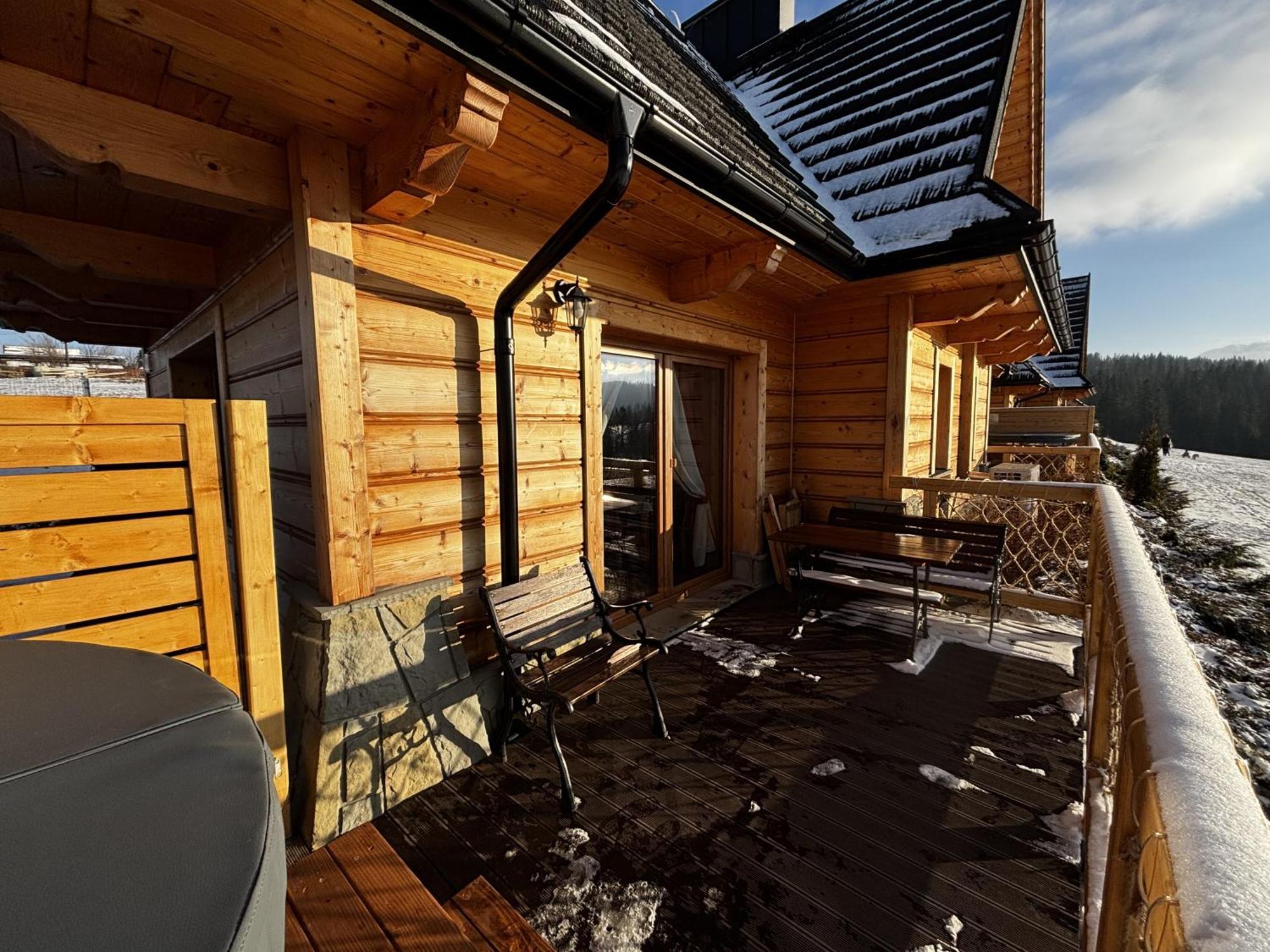 Witowianskie Domki Z Kominkiem, Jacuzzi I Sauna Dzianisz Luaran gambar