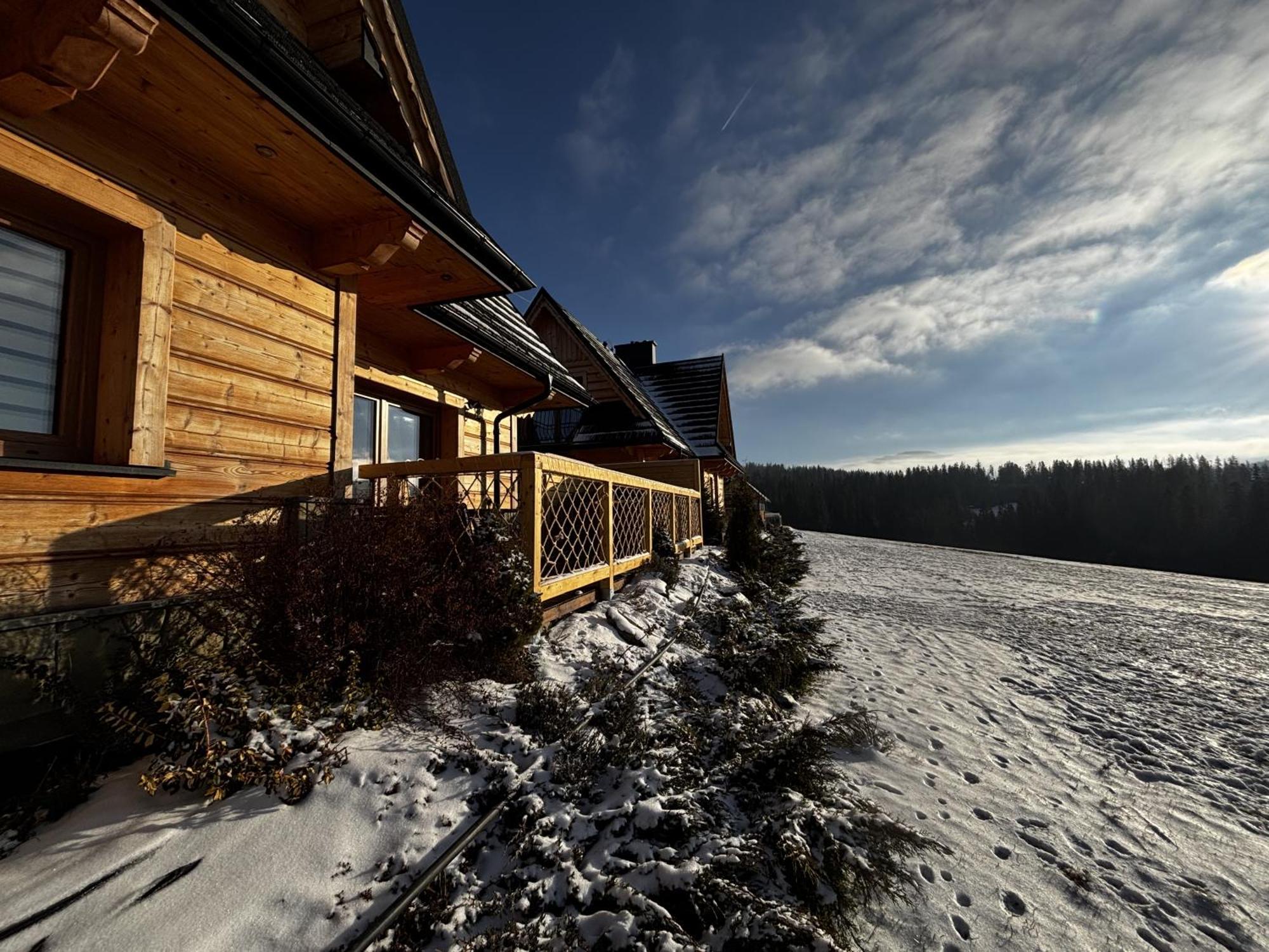 Witowianskie Domki Z Kominkiem, Jacuzzi I Sauna Dzianisz Luaran gambar