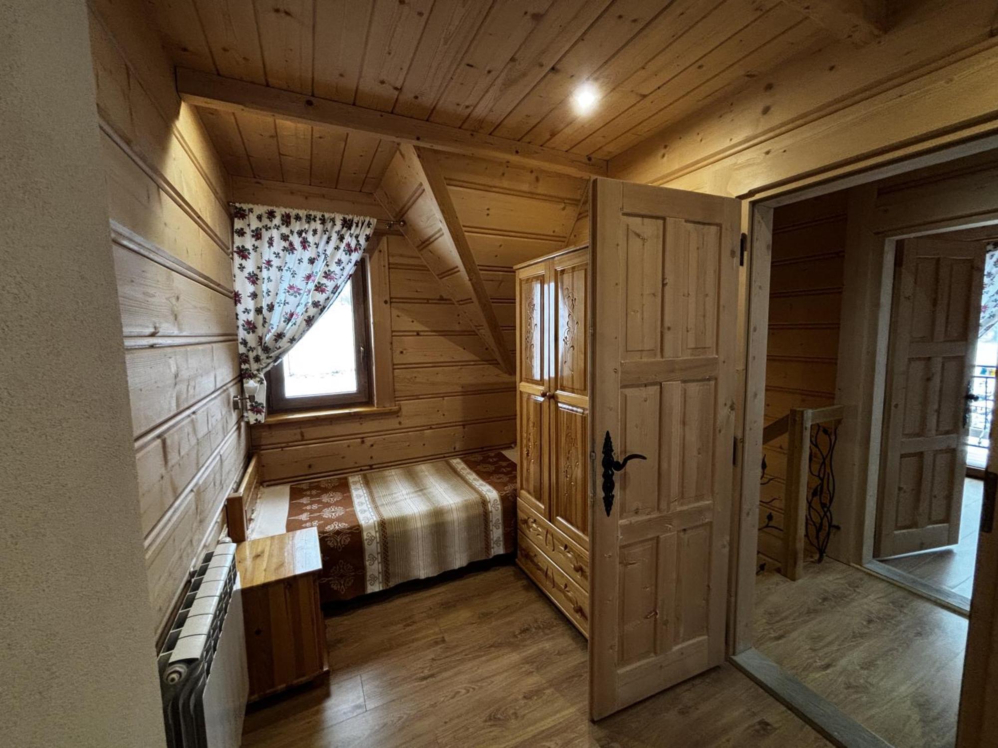 Witowianskie Domki Z Kominkiem, Jacuzzi I Sauna Dzianisz Luaran gambar