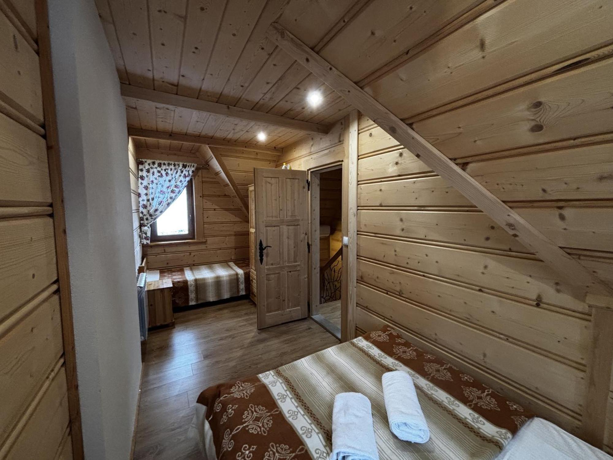 Witowianskie Domki Z Kominkiem, Jacuzzi I Sauna Dzianisz Luaran gambar