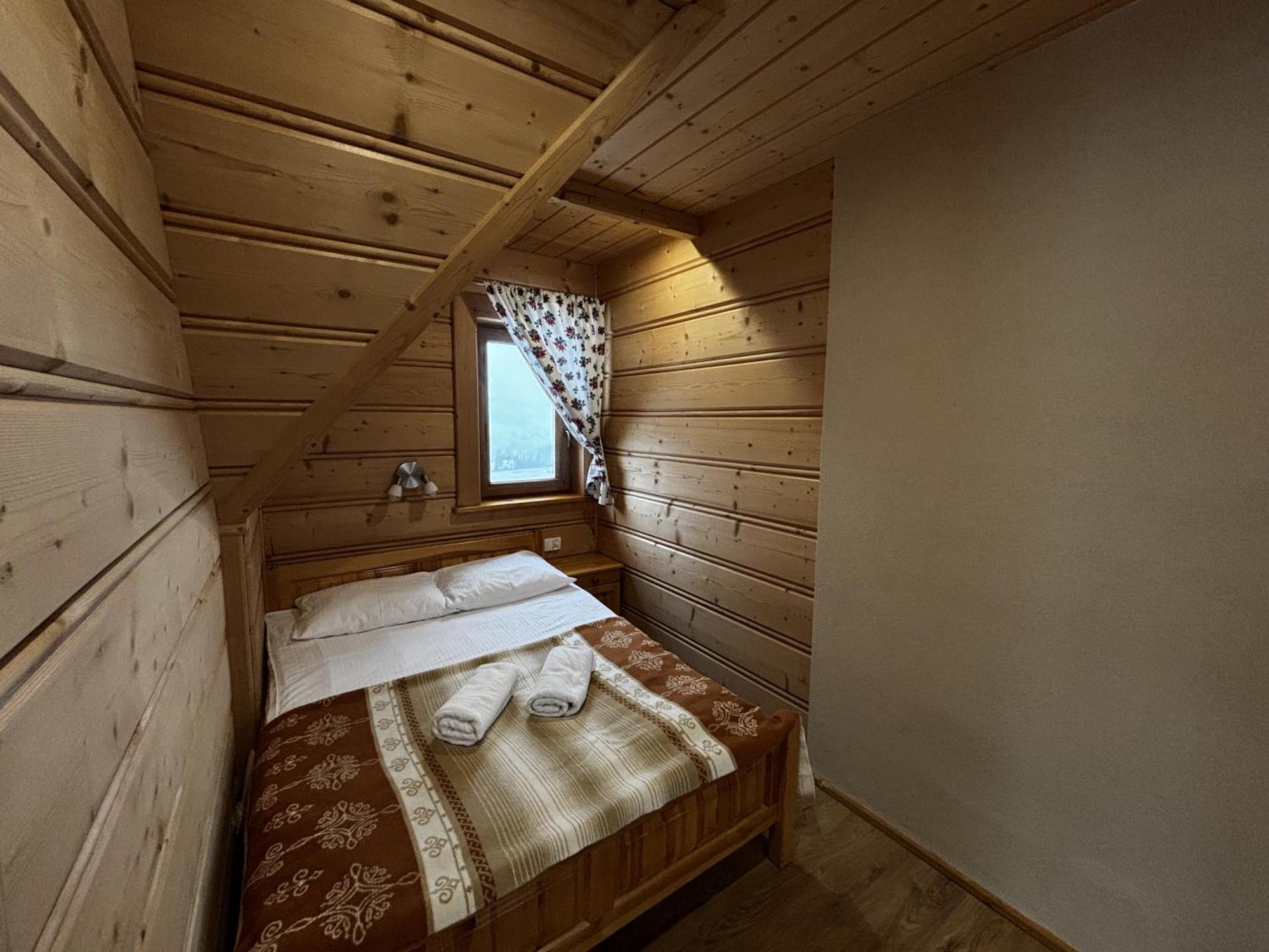 Witowianskie Domki Z Kominkiem, Jacuzzi I Sauna Dzianisz Luaran gambar