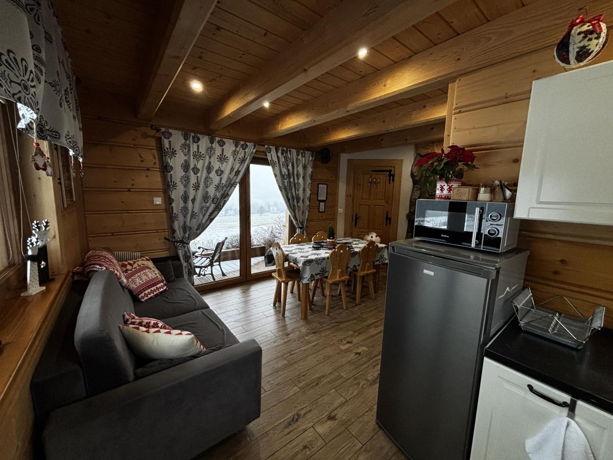Witowianskie Domki Z Kominkiem, Jacuzzi I Sauna Dzianisz Luaran gambar