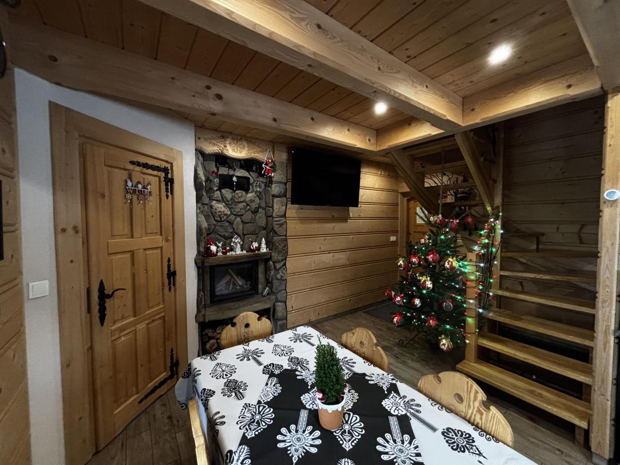 Witowianskie Domki Z Kominkiem, Jacuzzi I Sauna Dzianisz Luaran gambar