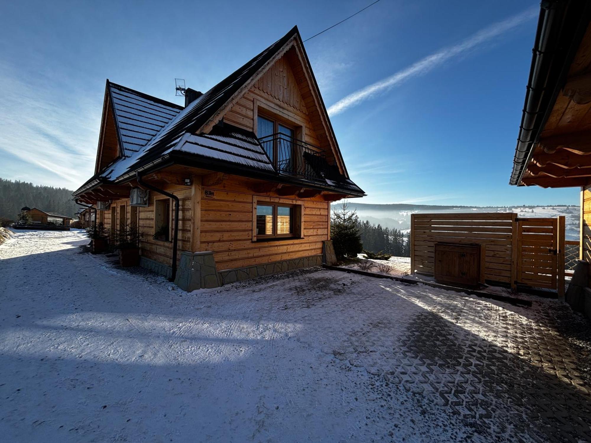 Witowianskie Domki Z Kominkiem, Jacuzzi I Sauna Dzianisz Luaran gambar